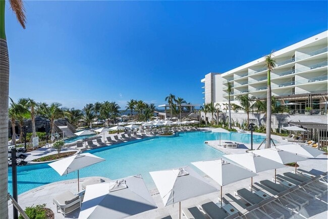 Building Photo - Unfurnished Luxury Rental at The St. Regis Longboat Key