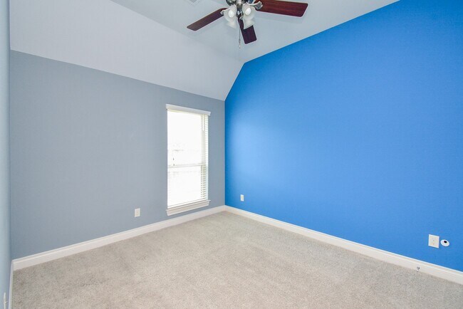 Building Photo - 28803 Davenport Dr