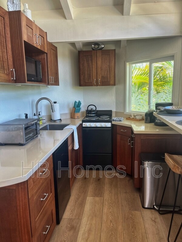 Building Photo - 41-888 Laumilo Street Unit A