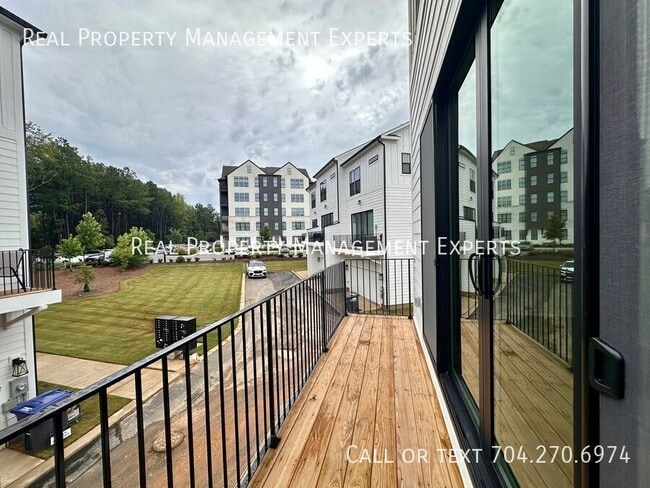 Building Photo - 15328 Ballancroft Pkwy