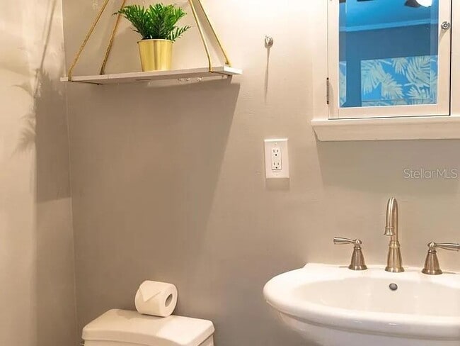 Building Photo - 1013 22nd Ave N