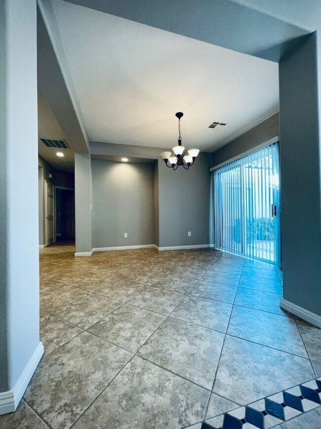 Building Photo - AMAZING SINGLE STORY HOME IN “AGE RESTRICT...