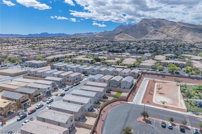 Building Photo - 9946 Kimura Hls Ave