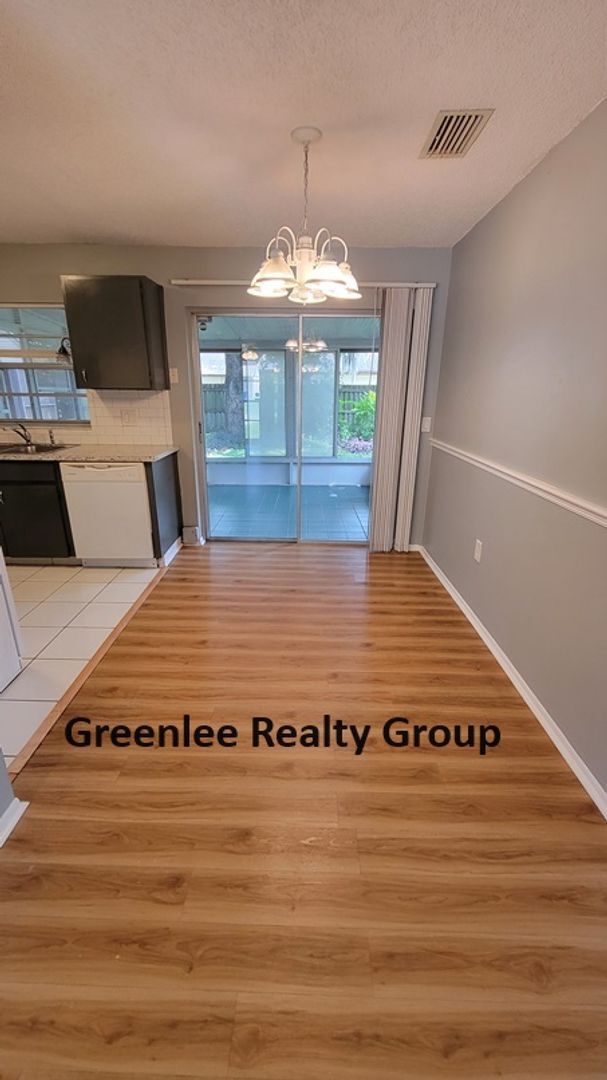 Building Photo - Adorable 2 Bed/1 Bath Updated Home in Seve...