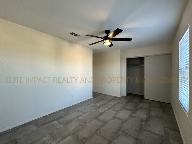 Building Photo - 3505 N Sierra Springs Dr