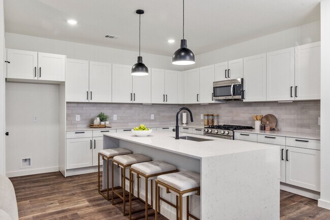 Building Photo - Elevated Living in Sundera at River Ranch | 4 Weeks Free