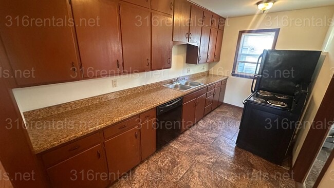 Building Photo - $775 - 1 bed 1 bath - Duplex