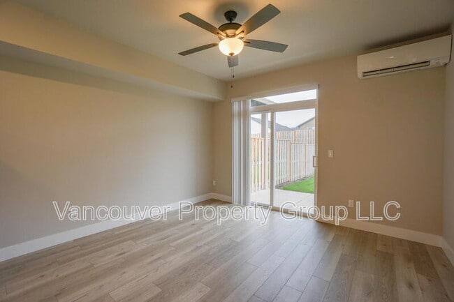 Building Photo - 2217 E Juniper Cir