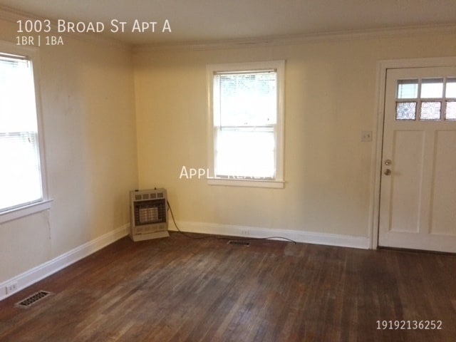 Building Photo - 1003 Broad St