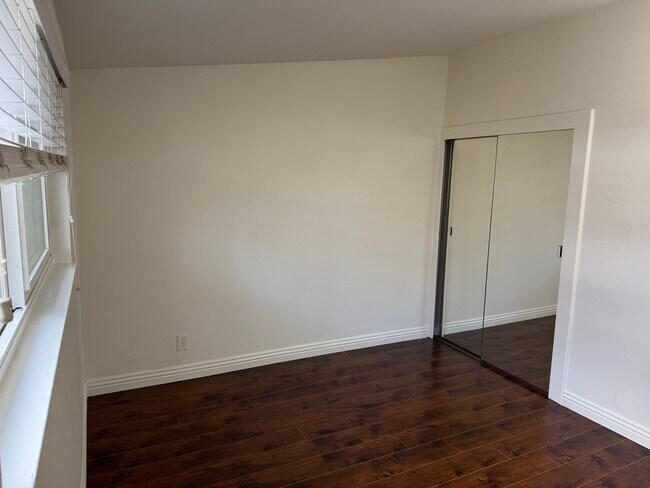 Building Photo - 292 16th Pl