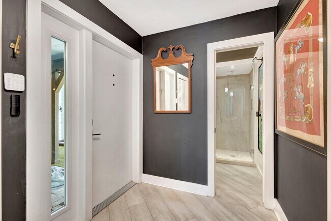 Building Photo - 13400 Bedford Mews Ct