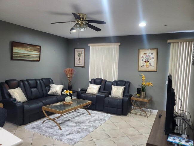 Building Photo - 1317 Piazza Pitti