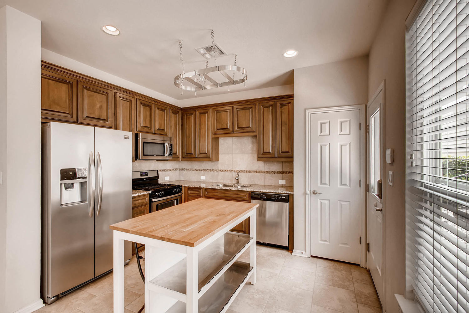 Beautful kitchen with stainless steal apliances. - 1813 Carlson Drive
