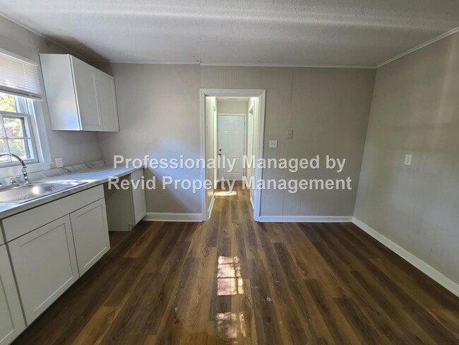 Building Photo - 1419 Depass Rd