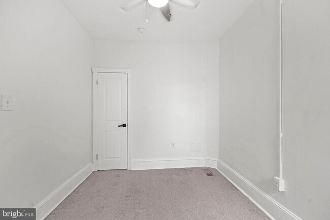 Building Photo - 5527 Catharine St