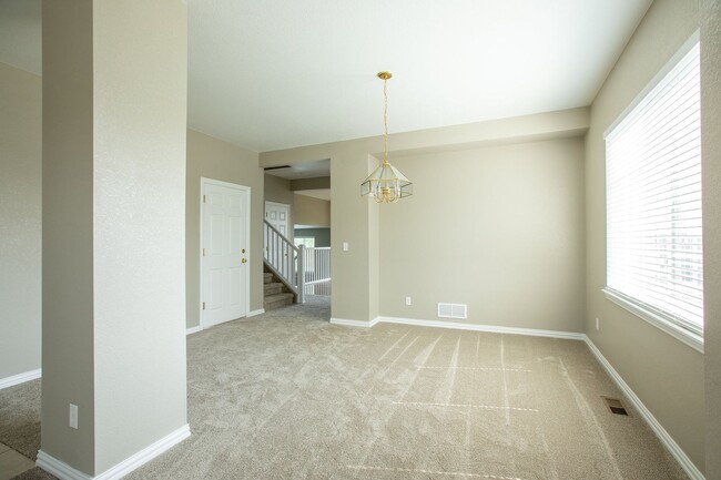 Building Photo - 3232 Chase Dr