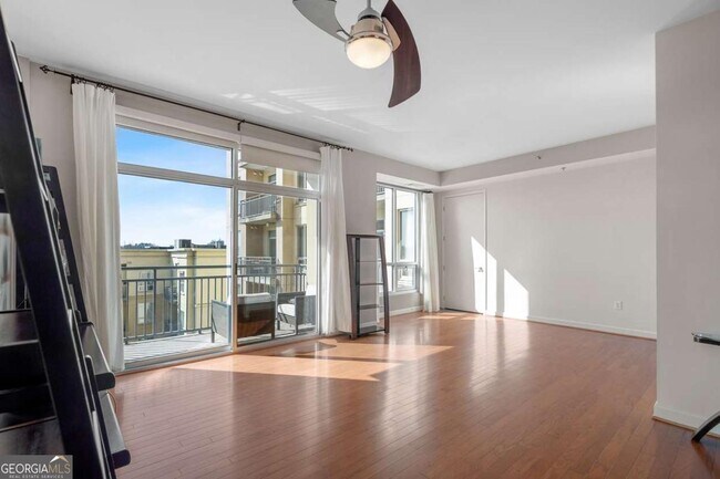 Building Photo - 711 Cosmopolitan Dr NE