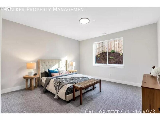 Building Photo - 996 E Rork Ct