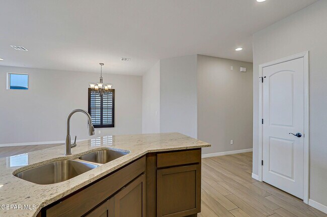Building Photo - 13752 Newton Ct