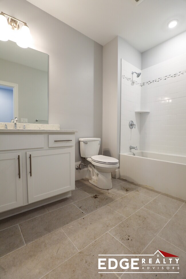 Building Photo - 124 Kenrick St