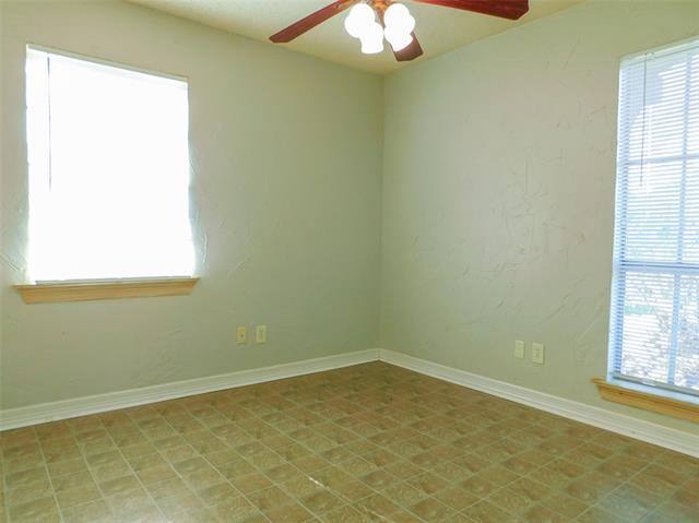 Building Photo - 3510 Sagebrush Dr