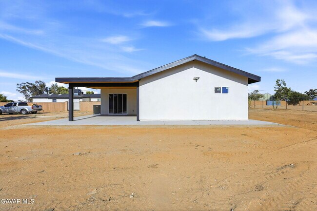 Building Photo - 40235 17th St W