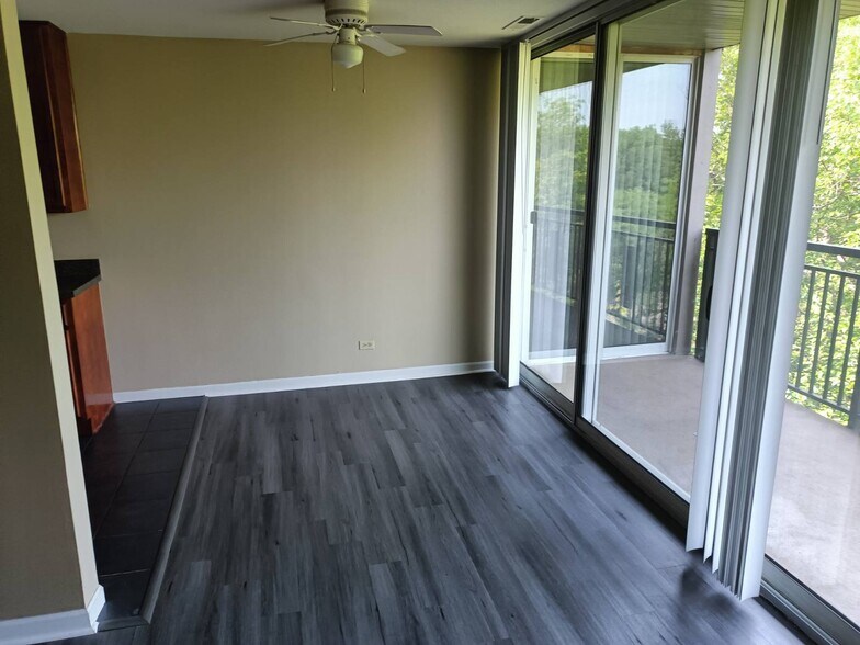 Building Photo - 5900 Oakwood Dr