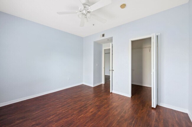 Building Photo - 6071 Westgate Dr