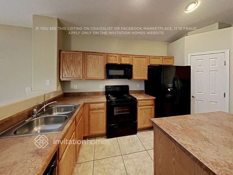 Building Photo - 6308 S 26th Dr