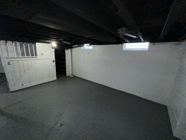 Building Photo - Cute 3 Bedroom Bungalow