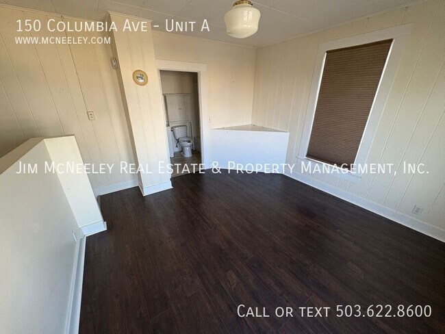 Building Photo - 150 Columbia Ave