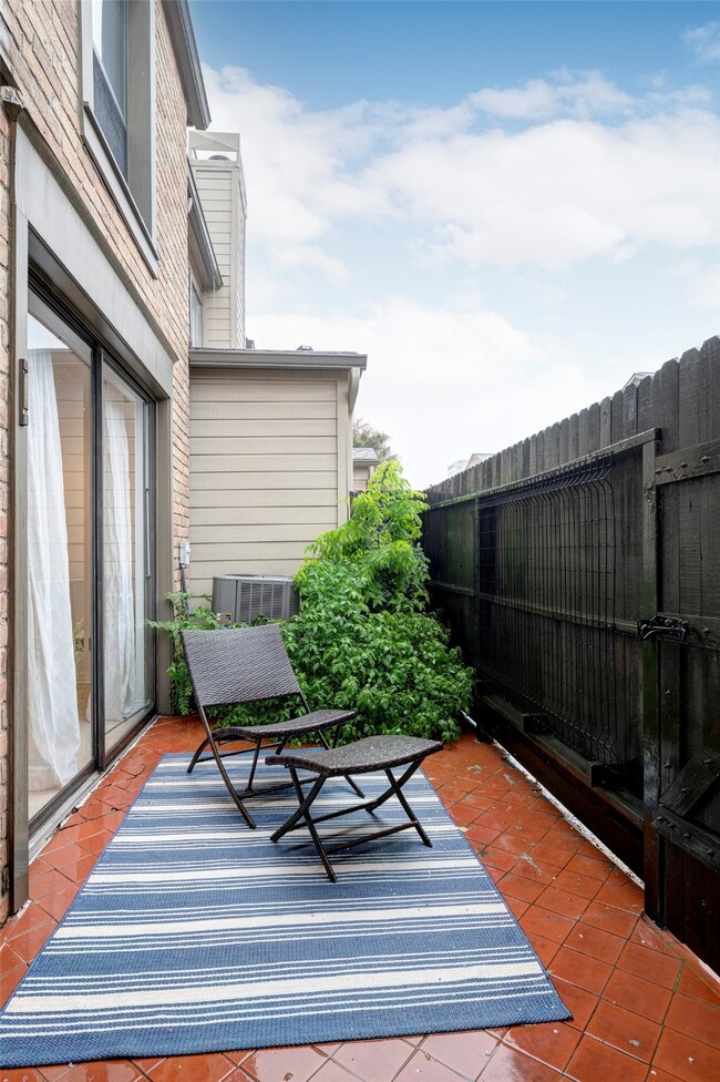 Building Photo - 1201 McDuffie St