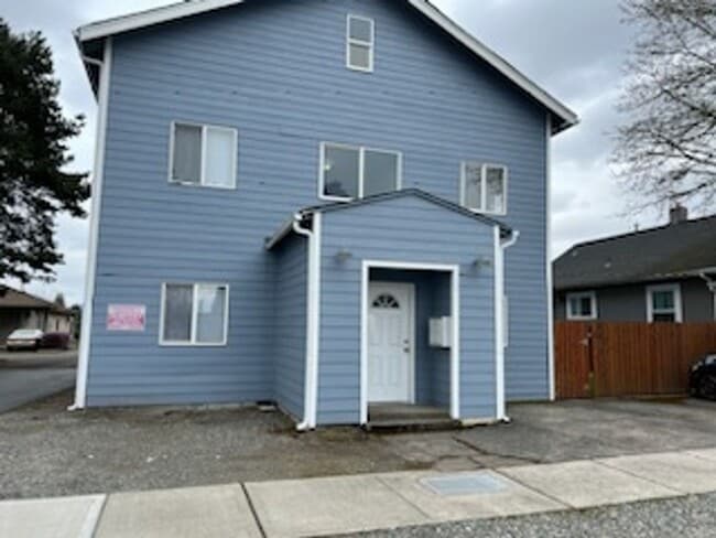 Building Photo - Ground Floor - Fully Remodeled 1 BD/ 1 BA!!