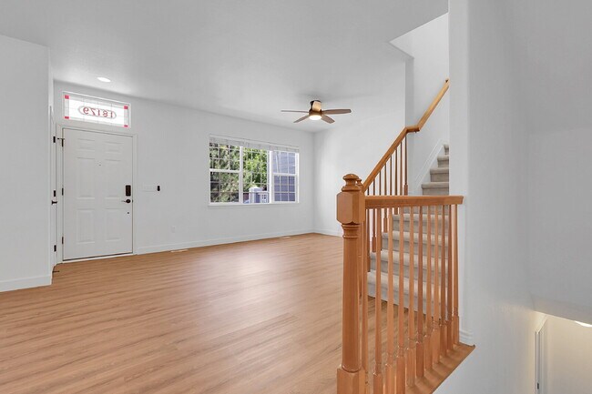 Building Photo - $2,640.95- 3 Bed, 3 Bath Townhome in Aurora with Central AC, In Unit Laundry and Patio Space!