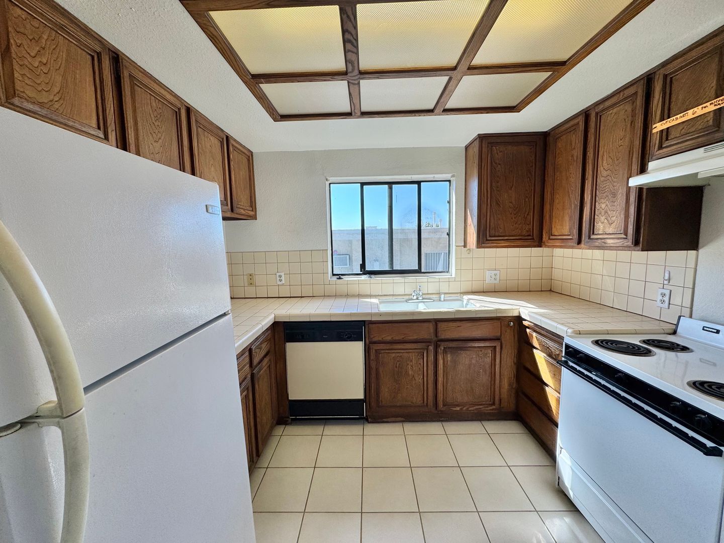 Building Photo - 1444 Centinela Ave