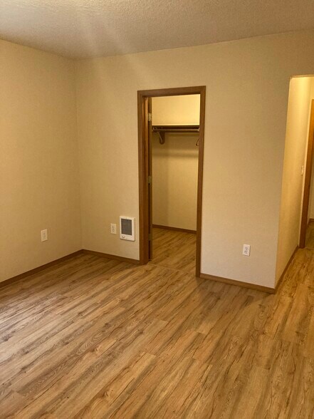 Building Photo - 104 Mill St