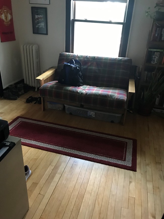 Building Photo - 707 University