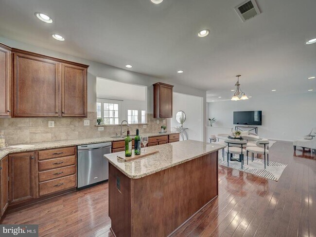 Building Photo - 43320 Barnstead Dr
