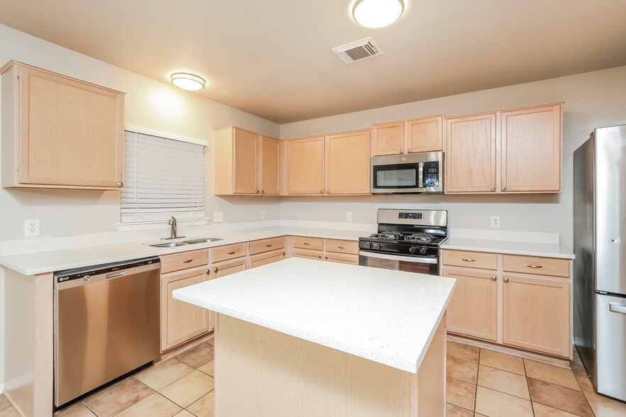 Building Photo - 8227 Ellerston Blvd