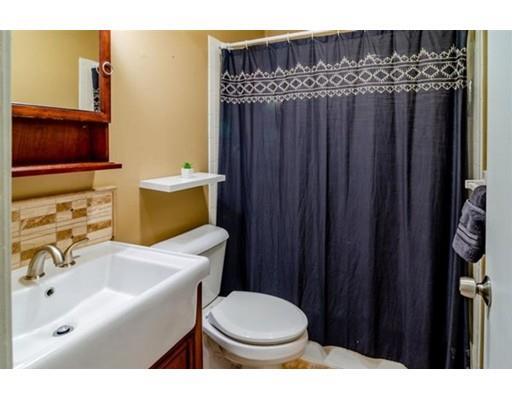 Building Photo - 13 Strawberry Bank Rd