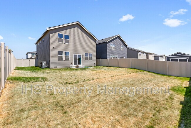 Building Photo - 7945 Ranchland Ln