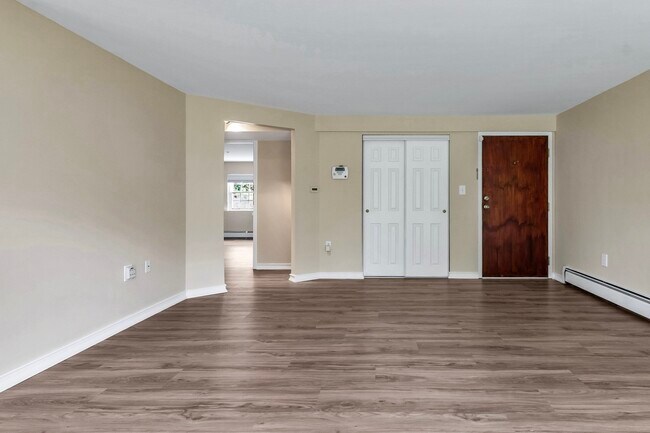 Building Photo - 55 Fernview Ave