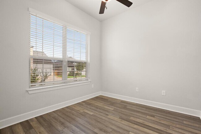 Building Photo - 12809 Stanford Dr