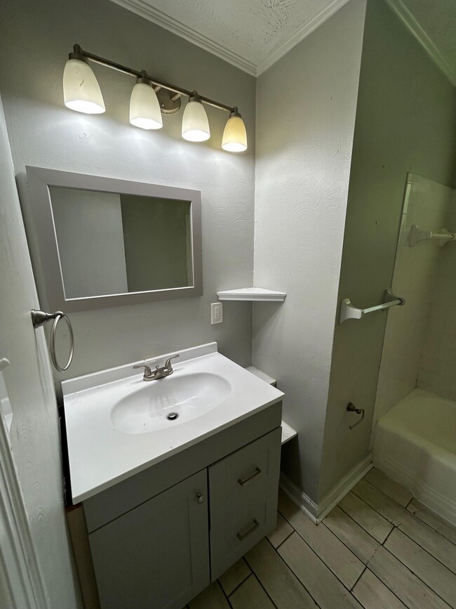 Building Photo - 2534 Veronica Dr