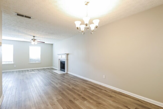 Building Photo - 896 Madison Ct