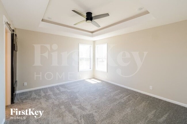 Building Photo - 811 S Sunset Ln