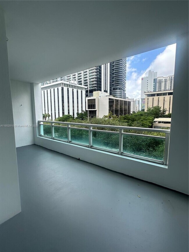 Building Photo - 951 Brickell Ave
