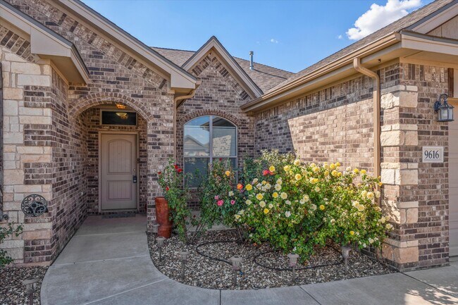 Building Photo - 9616 Kline Ave