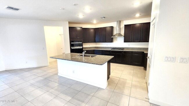 Building Photo - 2934 E Augusta Ave