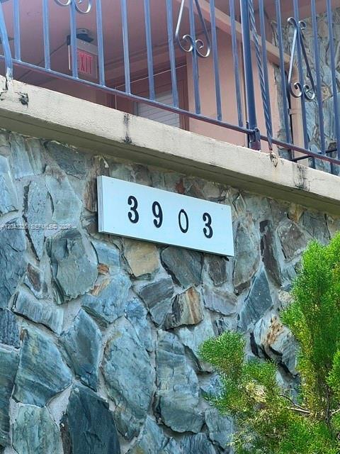 Building Photo - 3903 SW 78th Ct